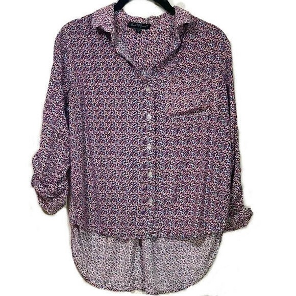 Velvet Heart Quarter Flowy 3/4 Sleeve Button-Down - Picture 1 of 4